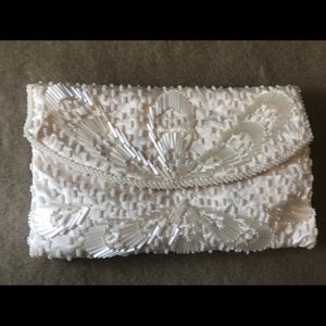 4 for 10 👜Beaded clutch off white 👜